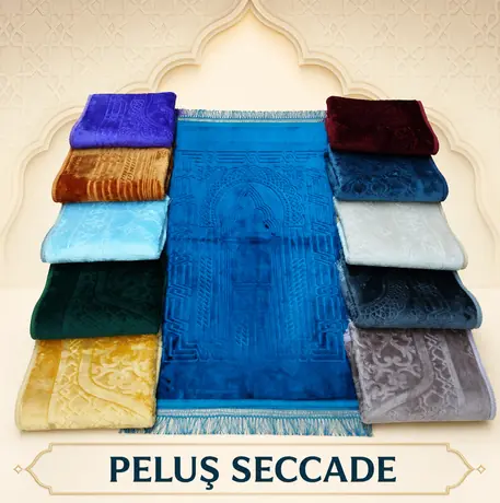 Yumuşak Peluş Malzemeden Üretilen Kaymaz Tabanlı Seccade