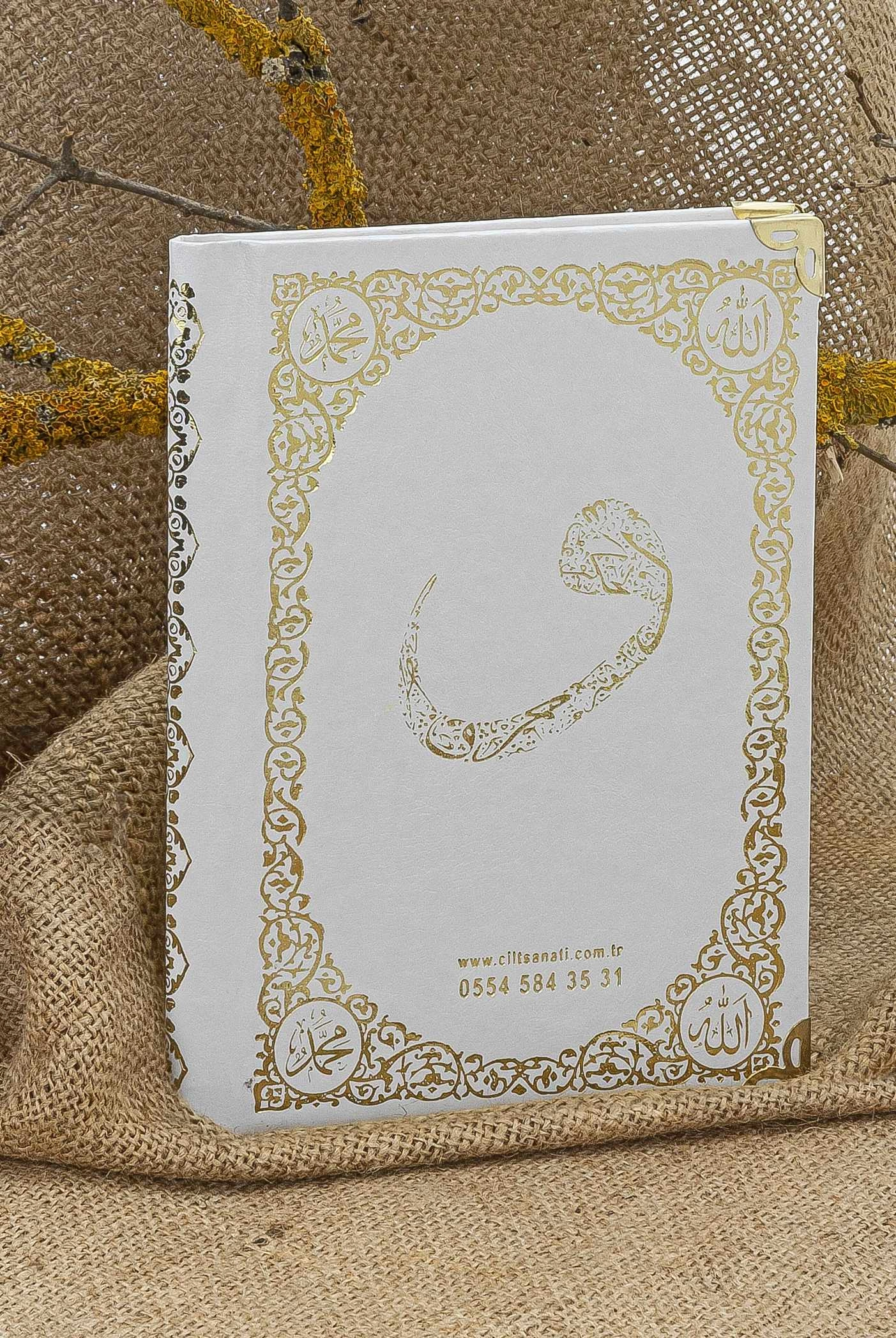 Kişiye Özel İsim Baskılı Ciltli Yasin Kitabı - Beyaz Desen 1 - Çanta Boy (80 Sayfa)
