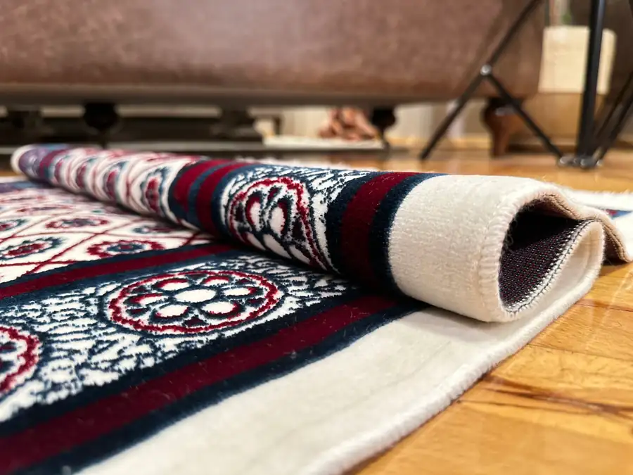 Mihraplı Kabartmalı Kadife Seccade