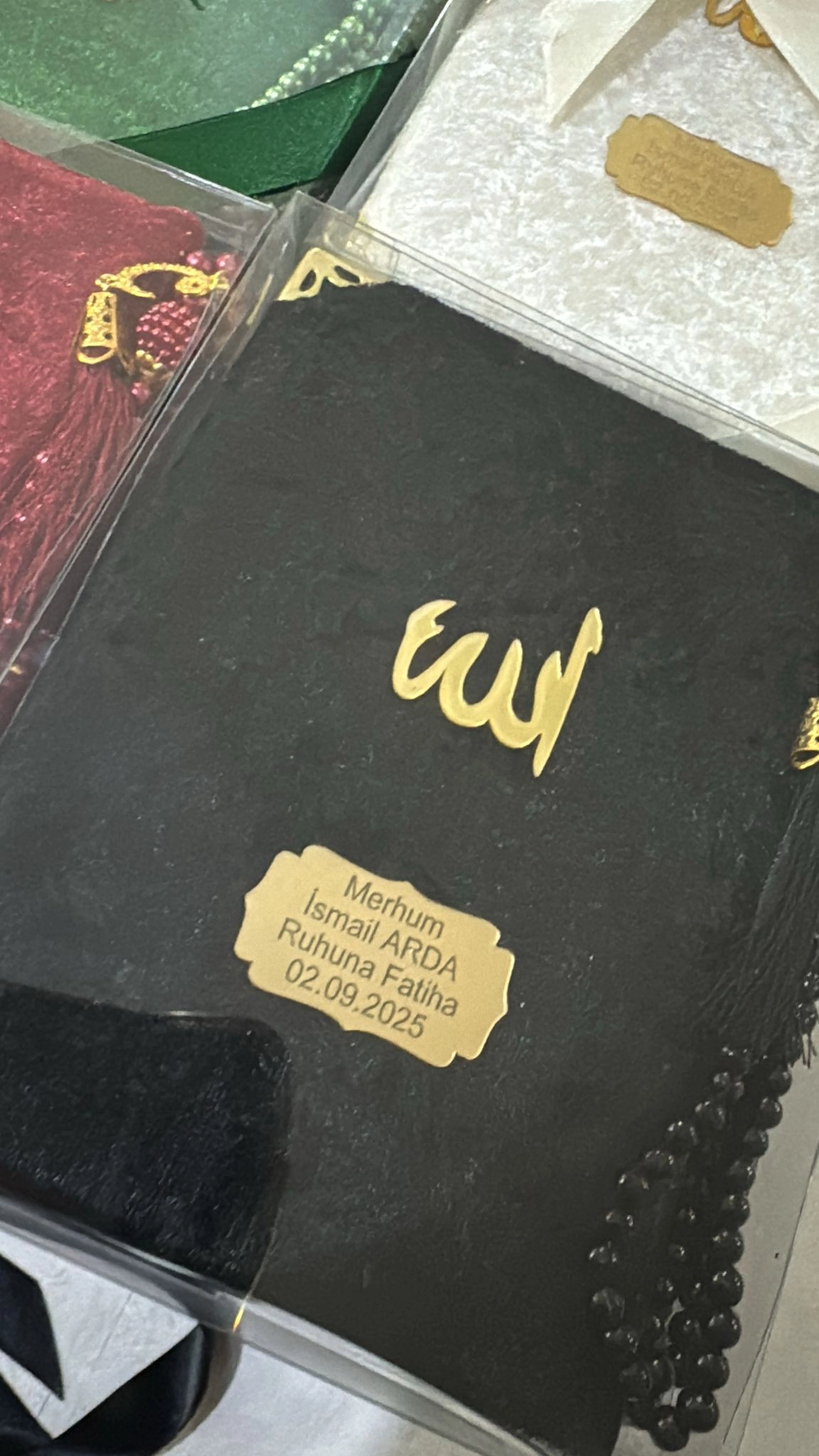 Hediyelik Asetat Kutu İçerisinde Yasin-i Şerif ve İnci Tesbihli Set