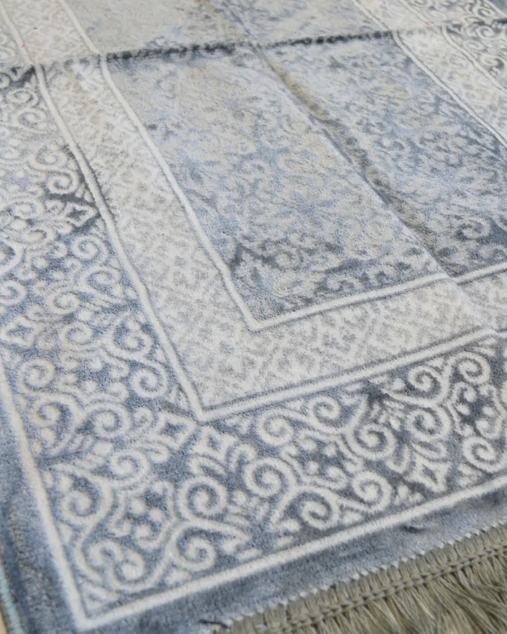 Gri Kadife Seccade - Yumuşak ve Konforlu (70x110 cm) | Modern ve Şık Namazlık Hediye