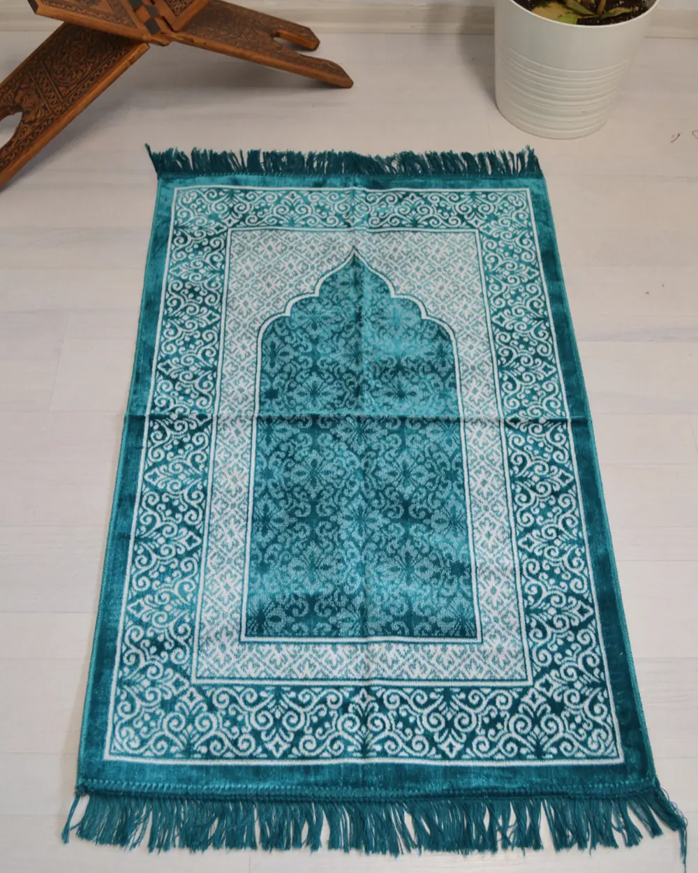 Turkuaz Kadife Seccade - Yumuşak ve Konforlu (70x110 cm) | Huzur Veren Namazlık Hediye