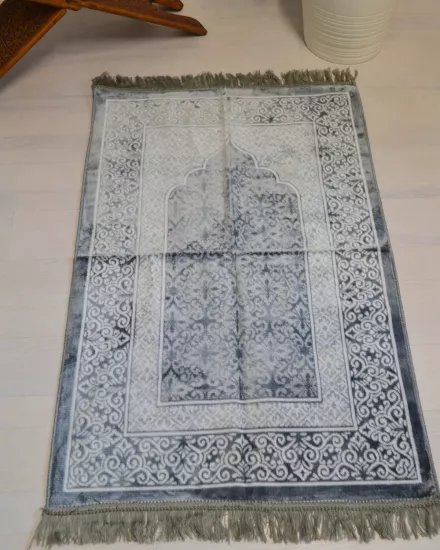Gri Kadife Seccade - Yumuşak ve Konforlu (70x110 cm) | Modern ve Şık Namazlık Hediye
