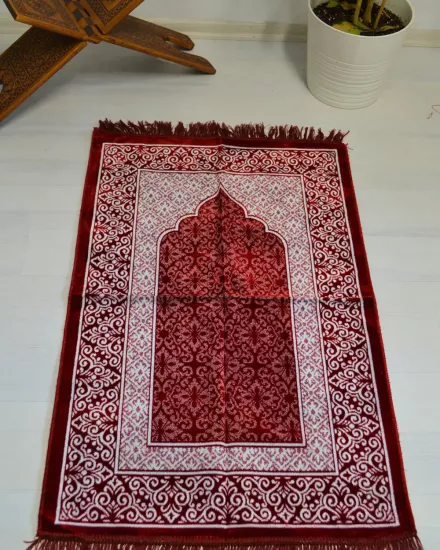 Kırmızı Kadife Seccade - Yumuşak ve Konforlu (70x110 cm) | Kalın Namazlık Hediye