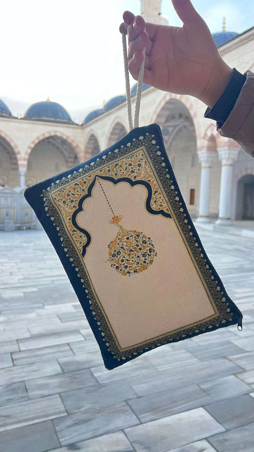 Osmanlı Selçuklu Motifli Çantalı Seyahat Seccadesi | İpeksi Kadife
