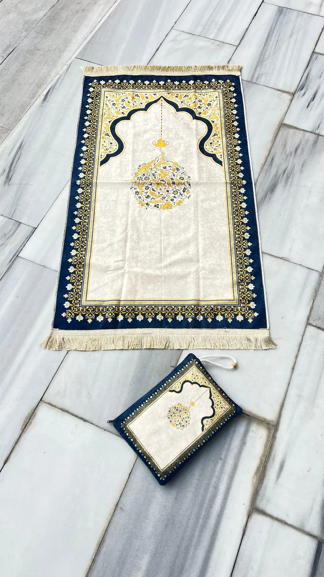Osmanlı Selçuklu Motifli Çantalı Seyahat Seccadesi | İpeksi Kadife